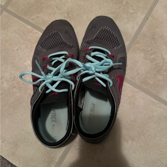 Nike Free 5.0 Sneakers - Picture 2 of 6